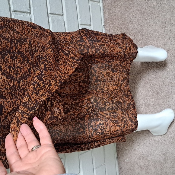 Liz Claiborne Fall Leaf Design Sheer Overlay Layered Maxi Dress. Size 4 - Picture 7 of 12